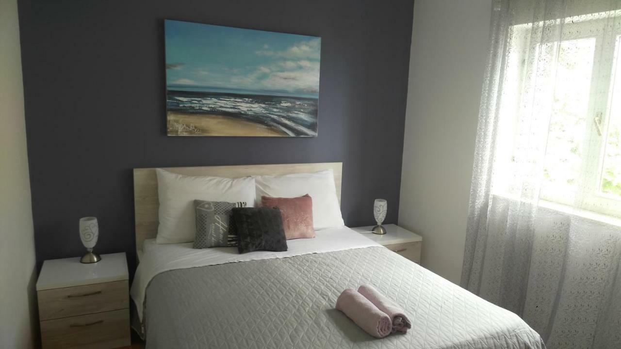 Apartments Zunic Трогир Экстерьер фото